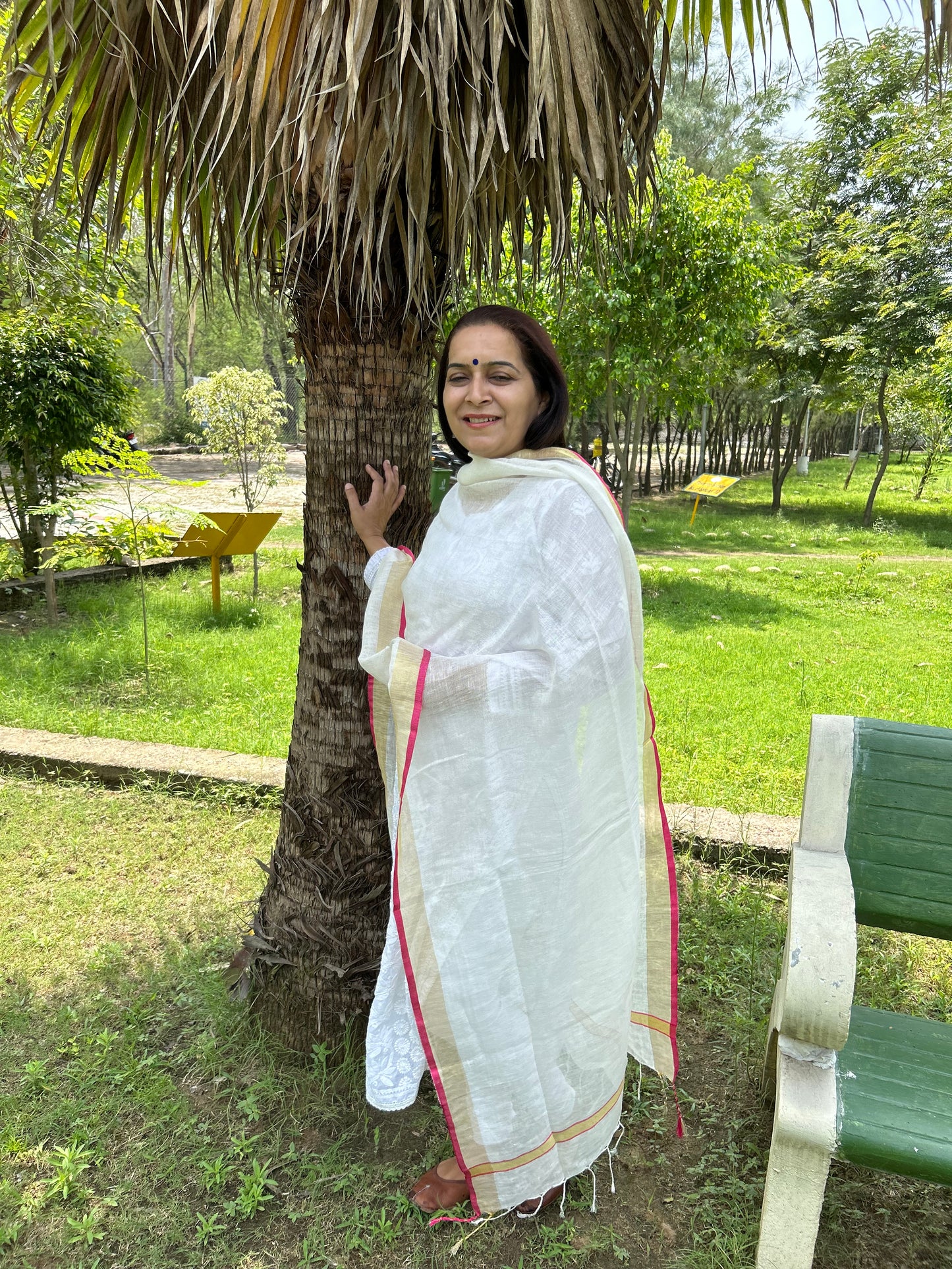White Hand Woven Linen Dupatta