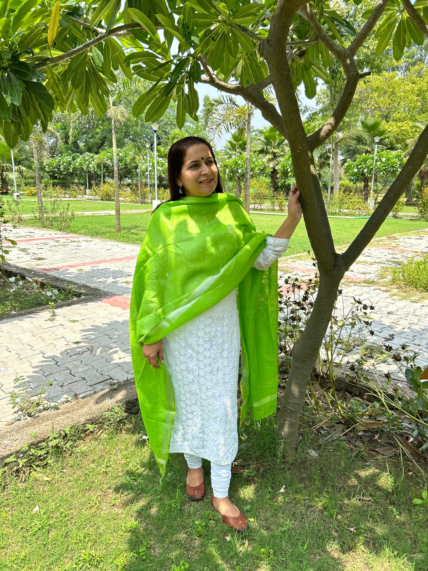 Parrot Green Linen Dupatta